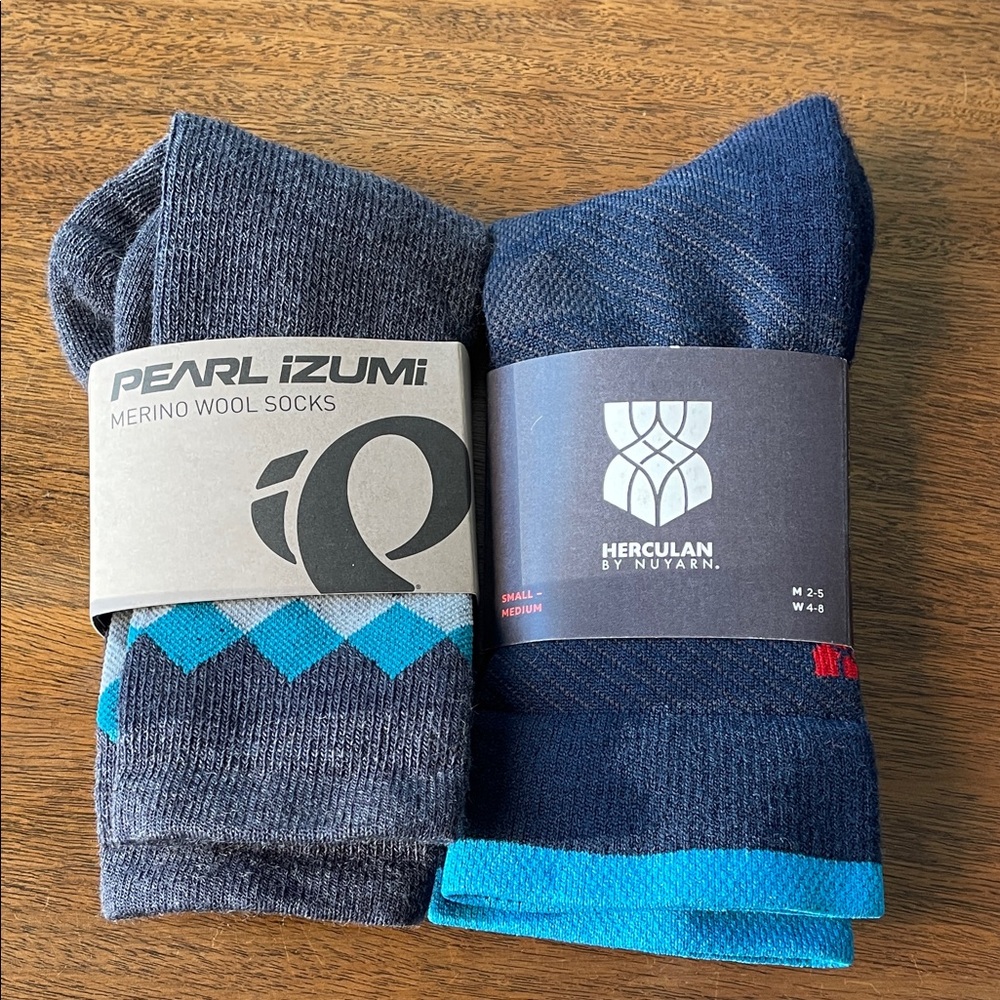 Pearl Izumi Athletic Socks - Dark Gray and Teal NWT